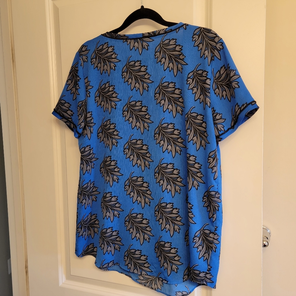 Ann Taylor Short Sleeve Tee M - Picture 2 of 4